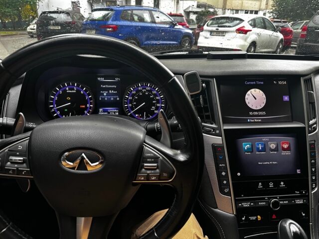 Белый Инфинити Q50, объемом двигателя 3.7 л и пробегом 129 тыс. км за 14000 $, фото 10 на Automoto.ua