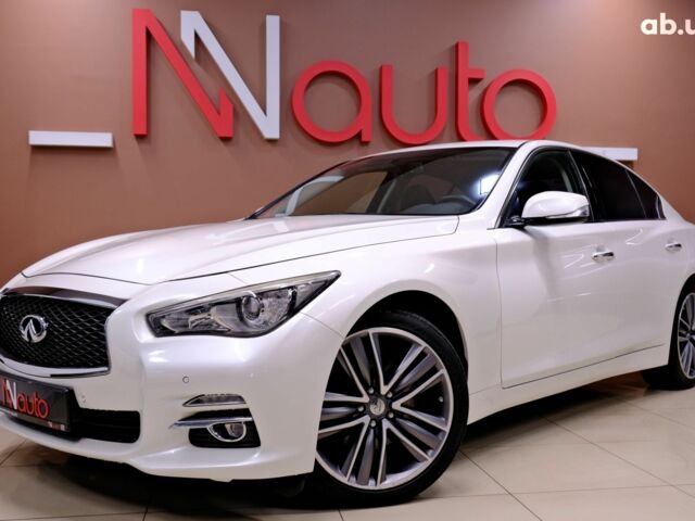 Белый Инфинити Q50, объемом двигателя 2.2 л и пробегом 150 тыс. км за 13900 $, фото 1 на Automoto.ua
