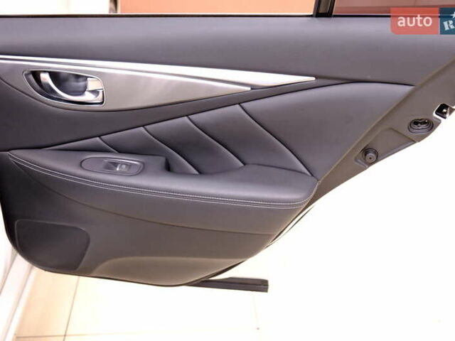 Белый Инфинити Q50, объемом двигателя 2.2 л и пробегом 150 тыс. км за 13900 $, фото 38 на Automoto.ua