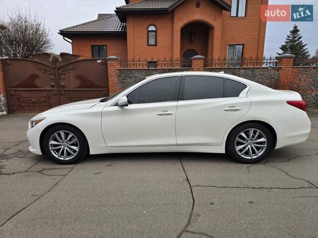 Белый Инфинити Q50, объемом двигателя 3.7 л и пробегом 124 тыс. км за 15500 $, фото 18 на Automoto.ua