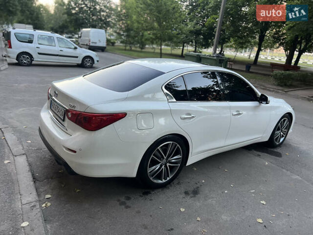 Белый Инфинити Q50, объемом двигателя 2.14 л и пробегом 200 тыс. км за 14000 $, фото 4 на Automoto.ua
