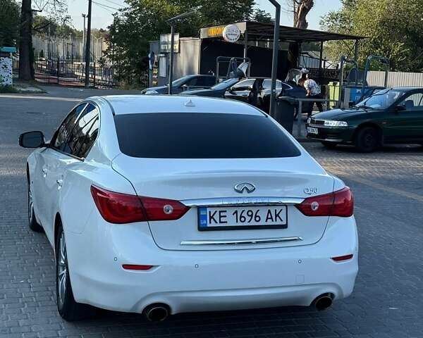 Белый Инфинити Q50, объемом двигателя 3.7 л и пробегом 185 тыс. км за 14300 $, фото 5 на Automoto.ua