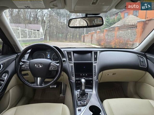 Белый Инфинити Q50, объемом двигателя 3.7 л и пробегом 124 тыс. км за 15600 $, фото 10 на Automoto.ua