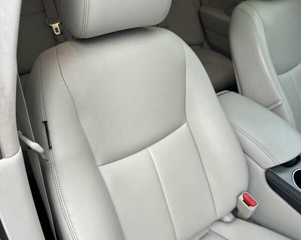 Білий Інфініті Q50, об'ємом двигуна 3 л та пробігом 79 тис. км за 13900 $, фото 12 на Automoto.ua