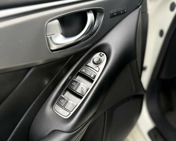 Білий Інфініті Q50, об'ємом двигуна 2.14 л та пробігом 187 тис. км за 15499 $, фото 22 на Automoto.ua