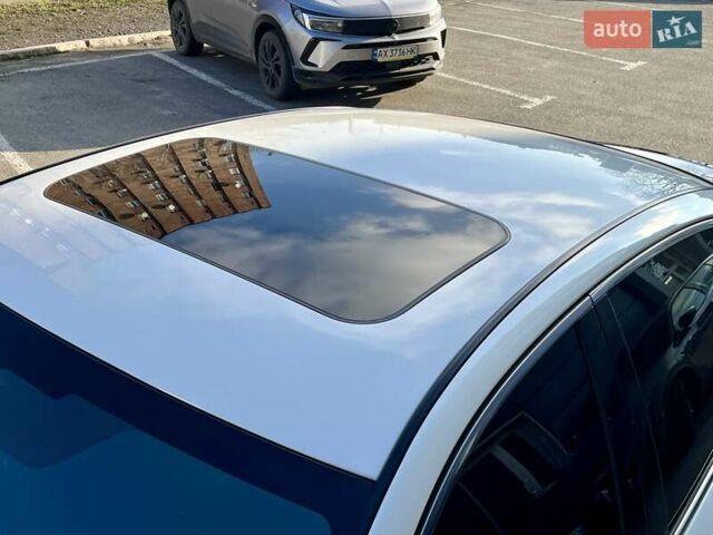 Белый Инфинити Q50, объемом двигателя 2.14 л и пробегом 69 тыс. км за 17100 $, фото 14 на Automoto.ua