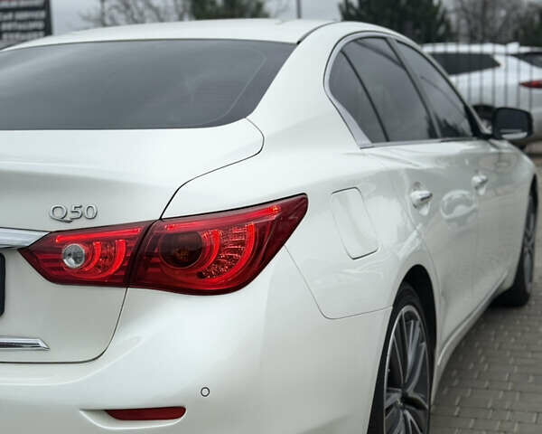 Білий Інфініті Q50, об'ємом двигуна 2.14 л та пробігом 187 тис. км за 15499 $, фото 11 на Automoto.ua