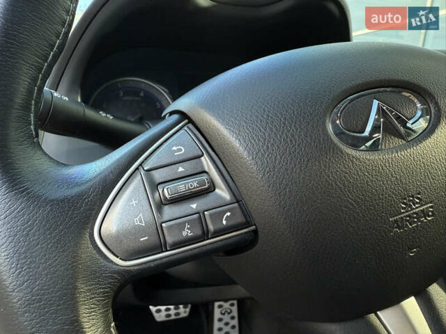 Белый Инфинити Q50, объемом двигателя 2.14 л и пробегом 63 тыс. км за 18200 $, фото 23 на Automoto.ua