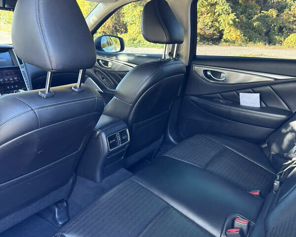 Белый Инфинити Q50, объемом двигателя 3 л и пробегом 108 тыс. км за 14999 $, фото 30 на Automoto.ua