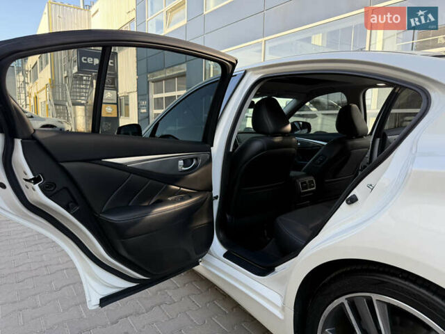 Белый Инфинити Q50, объемом двигателя 2.14 л и пробегом 63 тыс. км за 18200 $, фото 15 на Automoto.ua