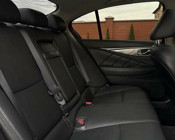 Белый Инфинити Q50, объемом двигателя 3 л и пробегом 109 тыс. км за 15800 $, фото 16 на Automoto.ua