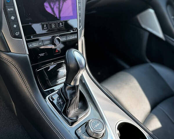 Белый Инфинити Q50, объемом двигателя 3 л и пробегом 140 тыс. км за 15000 $, фото 10 на Automoto.ua