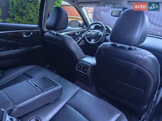 Белый Инфинити Q50, объемом двигателя 3 л и пробегом 142 тыс. км за 13800 $, фото 19 на Automoto.ua