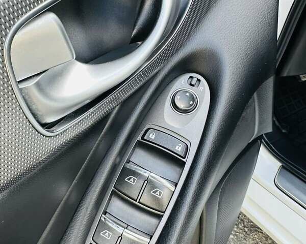 Білий Інфініті Q50, об'ємом двигуна 1.99 л та пробігом 116 тис. км за 15999 $, фото 9 на Automoto.ua