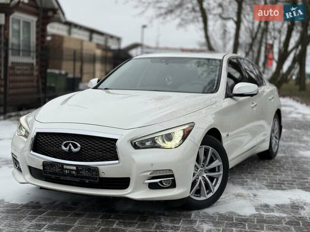 Білий Інфініті Q50, об'ємом двигуна 2 л та пробігом 121 тис. км за 12999 $, фото 1 на Automoto.ua