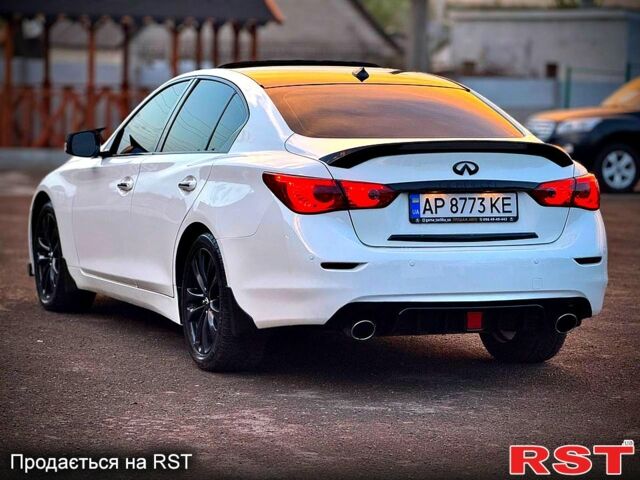 Білий Інфініті Q50, об'ємом двигуна 2 л та пробігом 126 тис. км за 16800 $, фото 7 на Automoto.ua