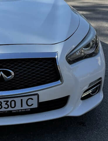 Белый Инфинити Q50, объемом двигателя 3 л и пробегом 140 тыс. км за 15000 $, фото 6 на Automoto.ua