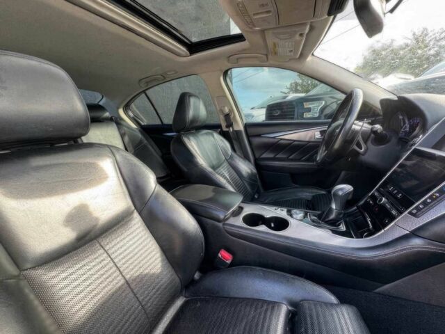 Белый Инфинити Q50, объемом двигателя 3 л и пробегом 76 тыс. км за 9000 $, фото 8 на Automoto.ua