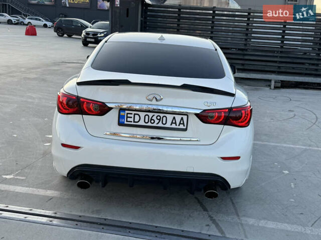 Белый Инфинити Q50, объемом двигателя 3 л и пробегом 79 тыс. км за 15500 $, фото 4 на Automoto.ua