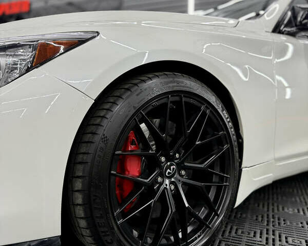 Белый Инфинити Q50, объемом двигателя 3 л и пробегом 120 тыс. км за 13900 $, фото 5 на Automoto.ua