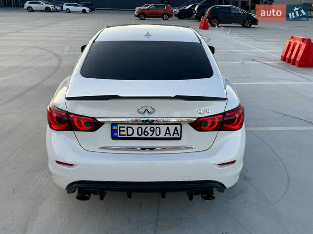 Белый Инфинити Q50, объемом двигателя 3 л и пробегом 79 тыс. км за 15500 $, фото 2 на Automoto.ua