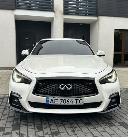 Белый Инфинити Q50, объемом двигателя 3.5 л и пробегом 172 тыс. км за 15000 $, фото 6 на Automoto.ua