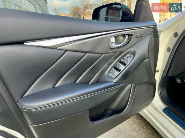 Білий Інфініті Q50, об'ємом двигуна 2.14 л та пробігом 69 тис. км за 17300 $, фото 16 на Automoto.ua