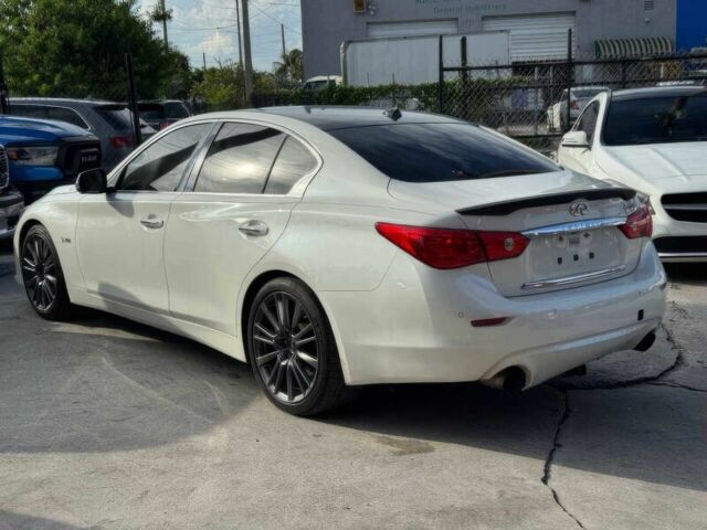 Белый Инфинити Q50, объемом двигателя 3 л и пробегом 76 тыс. км за 9000 $, фото 3 на Automoto.ua