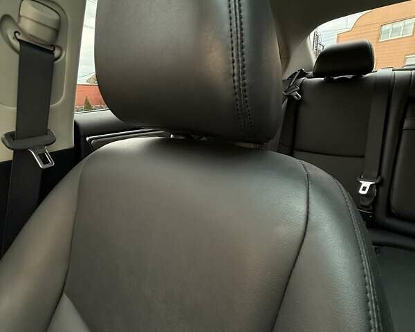 Белый Инфинити Q50, объемом двигателя 3 л и пробегом 109 тыс. км за 15800 $, фото 8 на Automoto.ua