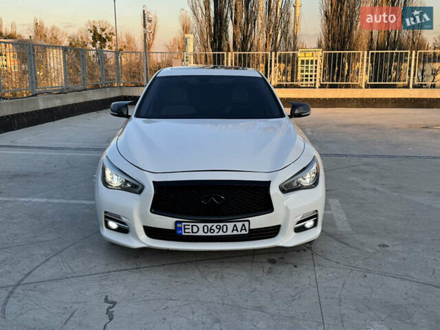 Белый Инфинити Q50, объемом двигателя 3 л и пробегом 79 тыс. км за 15500 $, фото 9 на Automoto.ua