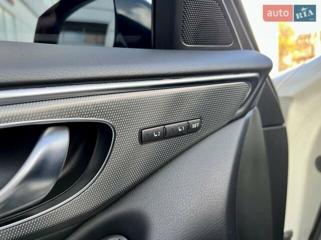 Білий Інфініті Q50, об'ємом двигуна 2.14 л та пробігом 69 тис. км за 17300 $, фото 17 на Automoto.ua
