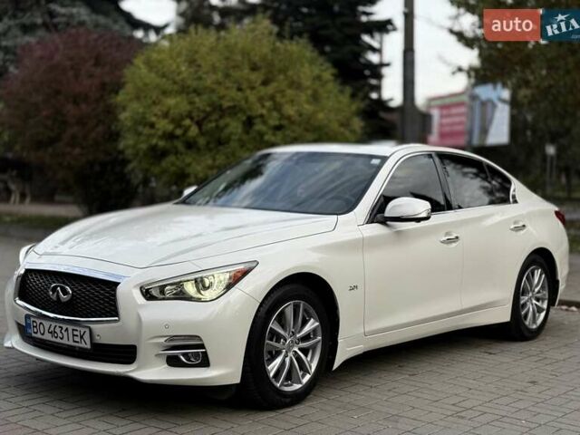 Белый Инфинити Q50, объемом двигателя 1.99 л и пробегом 119 тыс. км за 13333 $, фото 13 на Automoto.ua