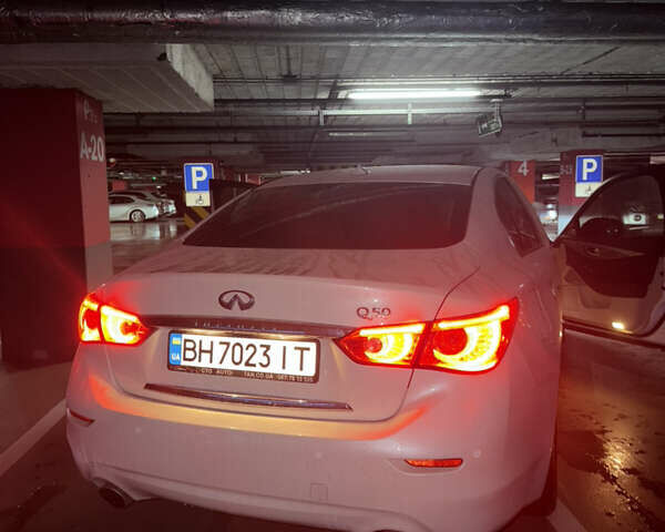 Белый Инфинити Q50, объемом двигателя 1.99 л и пробегом 105 тыс. км за 17500 $, фото 6 на Automoto.ua
