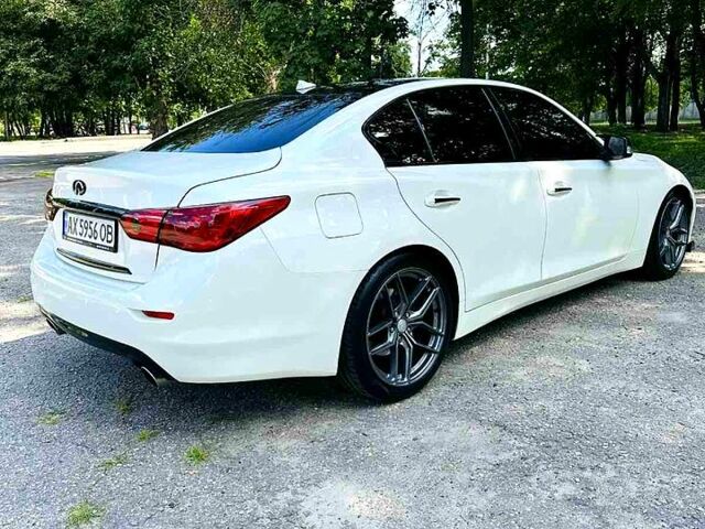Білий Інфініті Q50, об'ємом двигуна 2 л та пробігом 116 тис. км за 16999 $, фото 1 на Automoto.ua