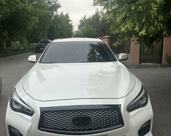 Білий Інфініті Q50, об'ємом двигуна 3 л та пробігом 100 тис. км за 17500 $, фото 2 на Automoto.ua