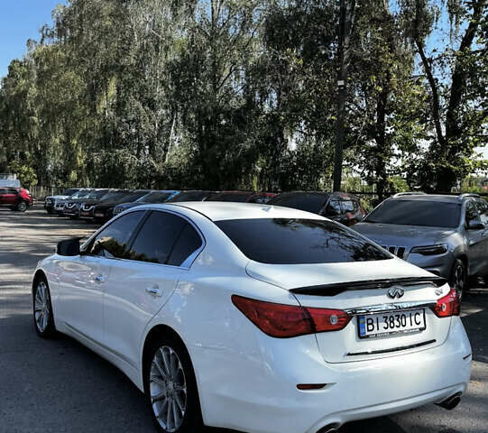 Белый Инфинити Q50, объемом двигателя 3 л и пробегом 140 тыс. км за 15000 $, фото 5 на Automoto.ua