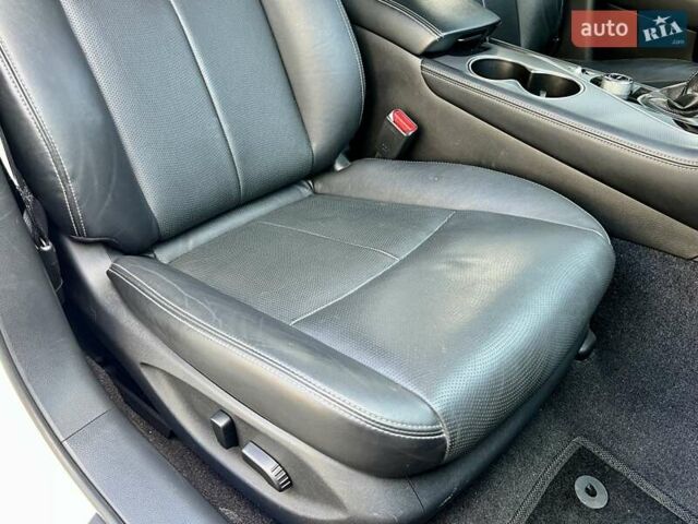 Белый Инфинити Q50, объемом двигателя 2.14 л и пробегом 69 тыс. км за 17100 $, фото 36 на Automoto.ua