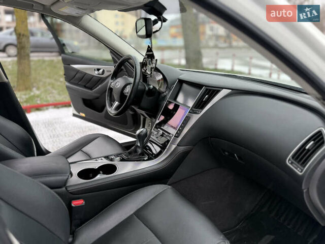 Білий Інфініті Q50, об'ємом двигуна 2 л та пробігом 121 тис. км за 12999 $, фото 28 на Automoto.ua