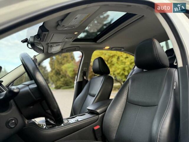 Белый Инфинити Q50, объемом двигателя 1.99 л и пробегом 119 тыс. км за 13333 $, фото 28 на Automoto.ua