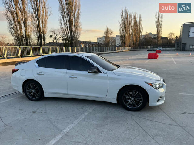 Белый Инфинити Q50, объемом двигателя 3 л и пробегом 79 тыс. км за 15500 $, фото 10 на Automoto.ua