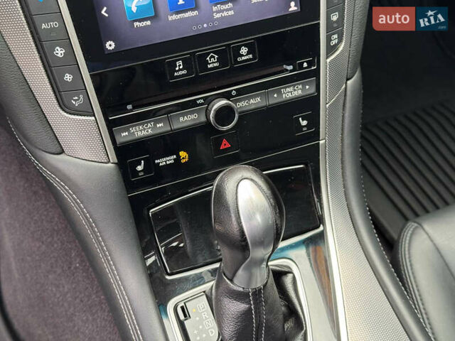 Білий Інфініті Q50, об'ємом двигуна 1.99 л та пробігом 152 тис. км за 11999 $, фото 47 на Automoto.ua