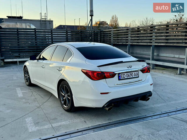 Белый Инфинити Q50, объемом двигателя 3 л и пробегом 79 тыс. км за 15500 $, фото 5 на Automoto.ua