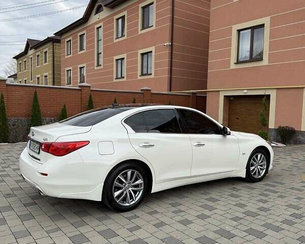 Белый Инфинити Q50, объемом двигателя 3 л и пробегом 109 тыс. км за 15800 $, фото 3 на Automoto.ua