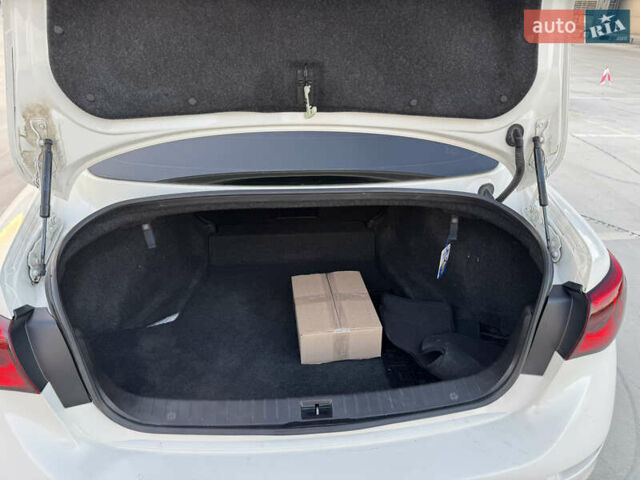 Белый Инфинити Q50, объемом двигателя 3 л и пробегом 79 тыс. км за 15500 $, фото 26 на Automoto.ua