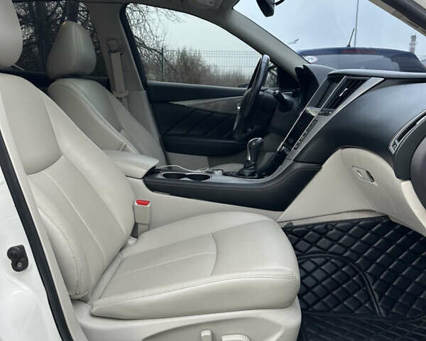 Білий Інфініті Q50, об'ємом двигуна 3 л та пробігом 79 тис. км за 13900 $, фото 13 на Automoto.ua