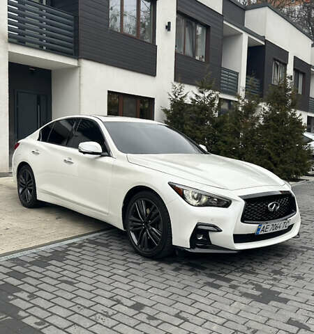 Белый Инфинити Q50, объемом двигателя 3.5 л и пробегом 172 тыс. км за 15000 $, фото 2 на Automoto.ua