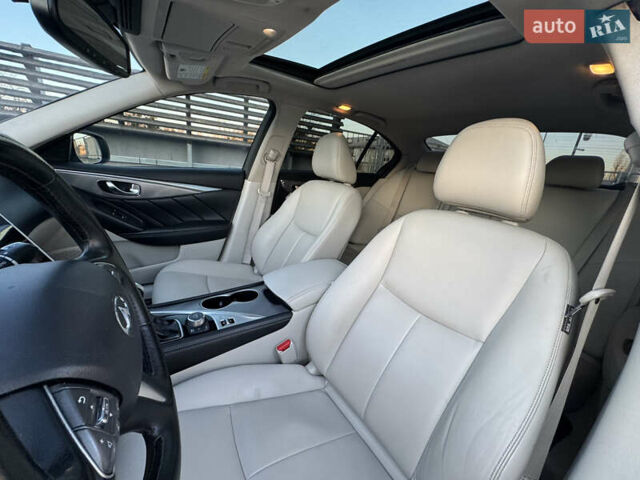 Белый Инфинити Q50, объемом двигателя 3 л и пробегом 79 тыс. км за 15500 $, фото 17 на Automoto.ua