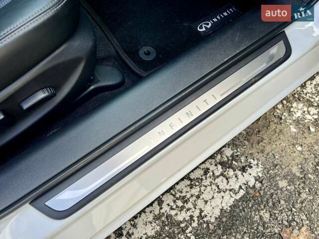 Білий Інфініті Q50, об'ємом двигуна 2.14 л та пробігом 69 тис. км за 17300 $, фото 35 на Automoto.ua