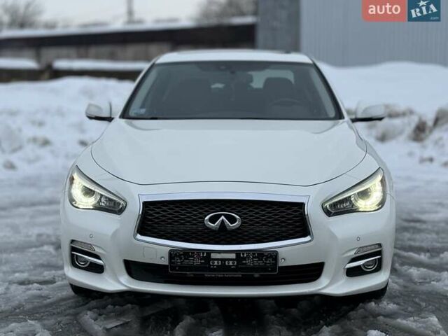 Белый Инфинити Q50, объемом двигателя 2 л и пробегом 122 тыс. км за 11777 $, фото 12 на Automoto.ua