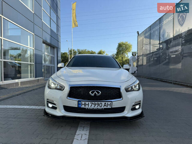 Белый Инфинити Q50, объемом двигателя 2.14 л и пробегом 63 тыс. км за 18200 $, фото 1 на Automoto.ua